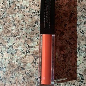 Givenchy Gloss Interdit Vinyl